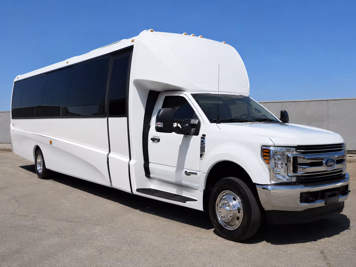 school field trip and group tour buses in west covina